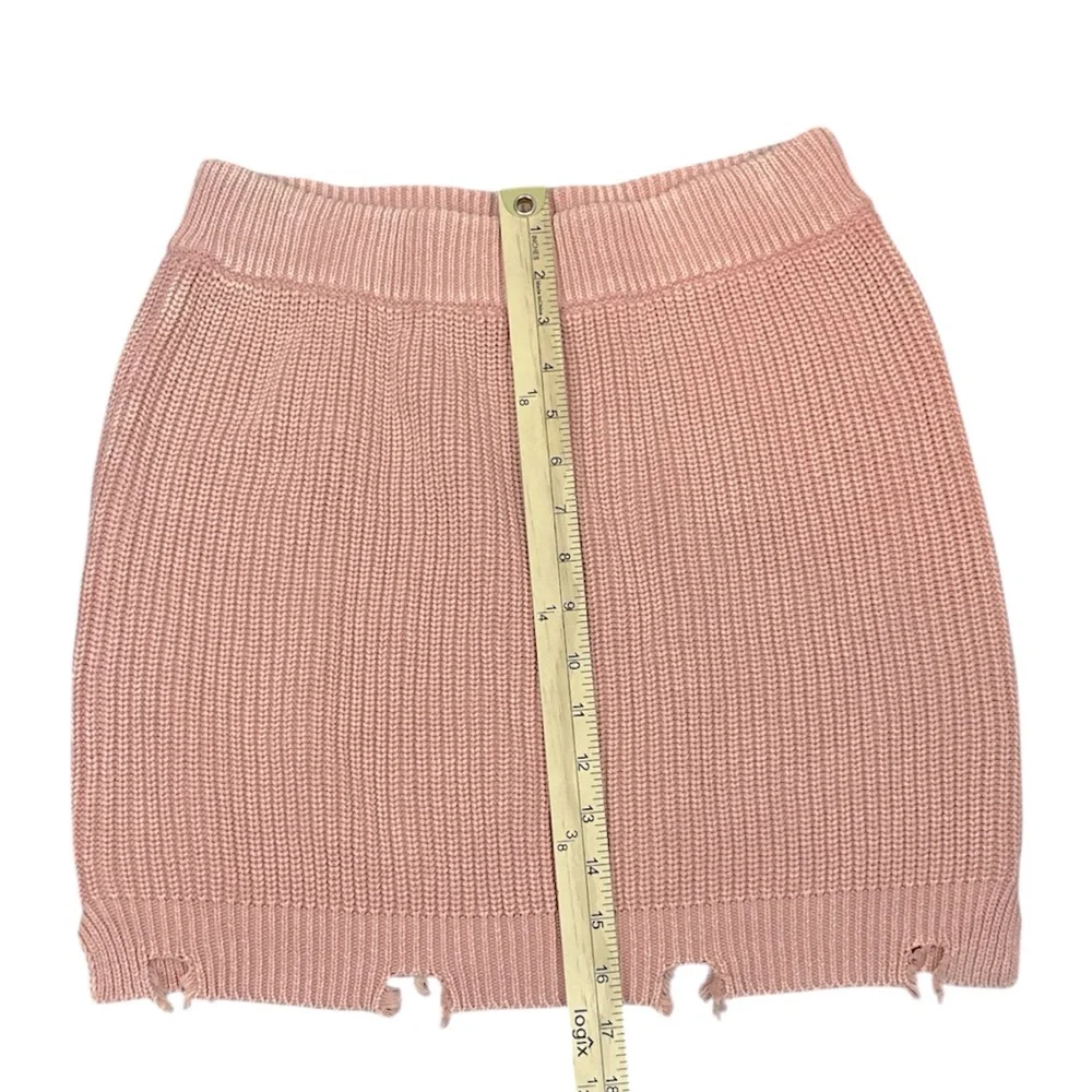 Mable Julia Distressed Raw Hem Knit Sweater Mini Skirt in Salmon Size Medium - Picture 8 of 10